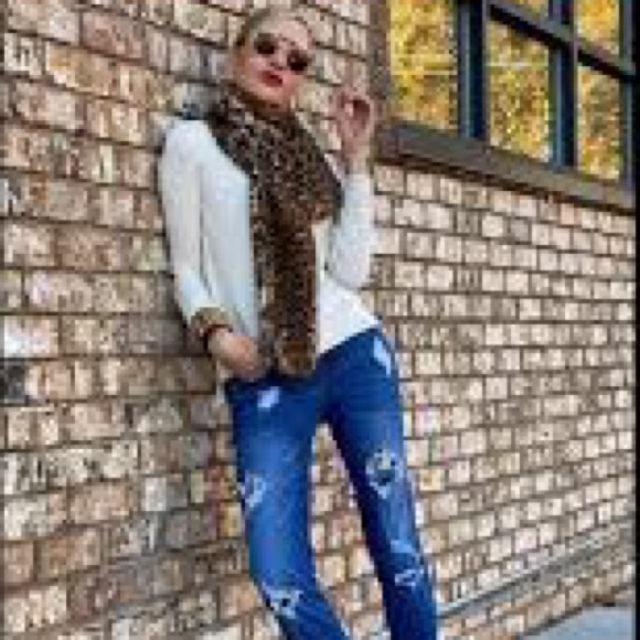 Cabi bundle up scarf - Picture 4 of 5